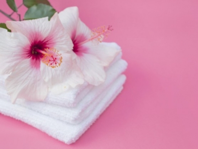 Gommage anti-âge à l'hibiscus